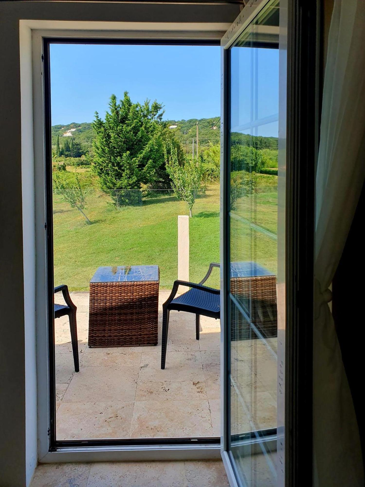 Chambre Cosy Avec Terrasse Sur La Colline Boisee, Parking Prive, Jardin, Calme, Climatisation, 10 Mn Pont Du Gard Num7 Rochefort-du-Gard Exteriér fotografie